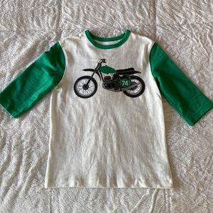 Gap Kids size M-8 off white with green.